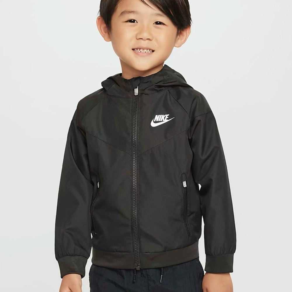 Nike sportswear Windrunner fleece lined inside